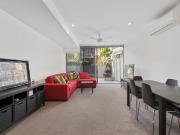 Courtyard Apartment With Parking