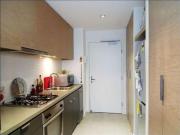 COURTYARD/BALCONY IN DESIGNER 2 BED APARTMENT