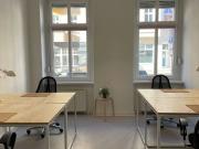 Coworking Plätze, mit Telefonkabinen, Meetingräumen und...