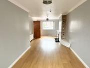 Cozy 12 Tara Crescent