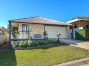 Cozy 13A Mulgrave Crescent, Varsity Lakes, QLD 4227
