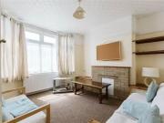 Rental! 1 BA 3 bedroom end of terrace house for rent in...