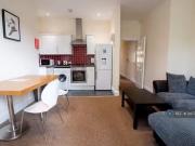 Nice 1 BA 3 bedroom flat for rent in Ashgrove, Bradford, BD7
