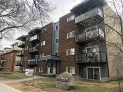 Cozy 1 Bedroom Condo in Strathcona Available Immediately