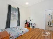 COZY 1 BEDROOM FLAT SUITABLE FOR STUDENTS OR SINGLES...