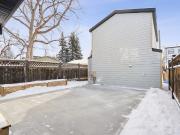 Cozy 1 Bedroom Garage Suite