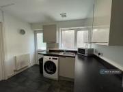 Cheap 1 bedroom house share for rent in Queen Street,...