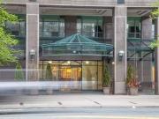 Deal! 1 BR 901 889 Bay Street 901 889 Apartment Building.