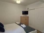 Rental! 1 BR Hayes Terrace