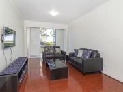 Unique 2/33 35 Tourist Road, East Toowoomba, QLD 4350