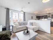 For Rent! 2 BA 3 bedroom flat for rent in Arneil Drive,...