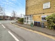 Cheap 2 BA 4 bedroom Flat to rent, Runnymede Court,...