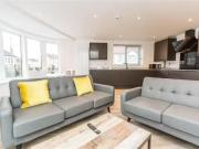 Deal! 2 BA 5 bedroom apartment for rent in Filton...