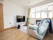 Just in! 2 bedroom flat for rent in Christchurch Road,...