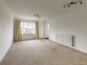 Just in! 2 bedroom flat for rent in Lamorna Grove,...