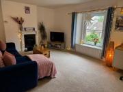 Charming 2 bedroom flat for rent in Trowbridge Road,...