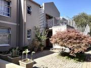 cozy 2 bedroom townhouse with garden