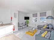 Just in! 2 BR Pine Street