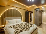 COZY 2BR FOR SALE/RENT IN MCKINLEY PARWEST BGC, TAGUIG