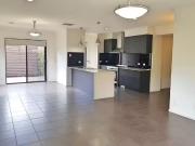 Nice 34 Greenham Avenue, CRAIGIEBURN, VIC 3064 House for...