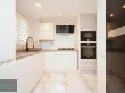 Rental! 3 bedroom terraced house for rent in Trotters...