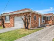 Deal! 3 BR 8 Kaylaur Crescent, Albion Park Rail, NSW 2527
