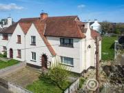 Charming 3 BR Property to rent in Noran Avenue,...