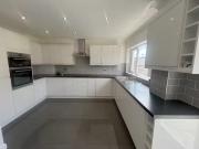 Cozy 4 bedroom detached house for rent in Heol West...
