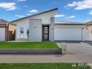 Cozy 4 BR 17 Apprentices Road, Sunbury, VIC 3429