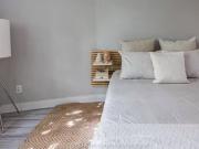 Unique 58967186 2557 Dundas Street West #B