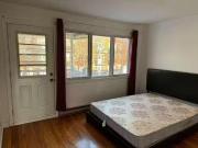 Cheap 6619 Rue Mazarin, Montréal Le Sud Ouest, QC, H4E 2X6.