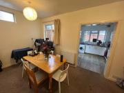 New 6 bedroom end of terrace house for rent in Queens...