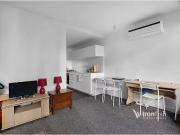 Charming 715/39 Coventry Street, Southbank Apartment for...