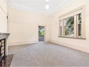 Cozy 8/2 4 Carrington Avenue, STRATHFIELD Apartment for...
