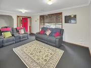 Deal! 8 Edinburgh Avenue, Dubbo, NSW 2830
