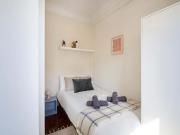 Cozy bedroom in Lisbon