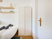 Cozy bedroom with private bathroom in a 6 room apartment...