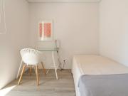 Cozy Bright Single Bedroom Room 4