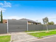 Cozy family home in central location!