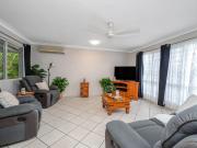 Cozy Family Retreat Ideal for Families/Group