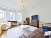 Cozy Flat to rent in Connaught Court, Hyde Park Estate,...