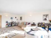 Rental! Flat to rent in Griffin Gate, Lower Richmond...