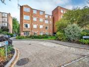 Cozy Flat to rent in Isis Close, West Putney, London SW15