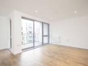Charming Flat to rent in Lucienne Court, Poplar, London E14
