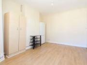 Cozy Flat to rent in Malvern Gardens, Harrow HA3