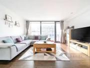 For Rent! Flat to rent in Rennie Court, 8 Brindley...