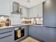Cozy Flat to rent in Windmill Lane, Hanwell UB2
