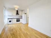 Cheap Flat to rent in Worple Road, London SW20
