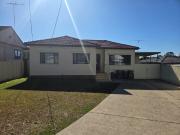 Cozy Four Bedroom House in a Family Friendly Neighborhood!