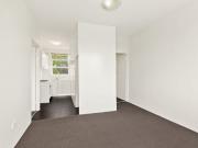 Cozy Living In The Heart Of Summer Hill